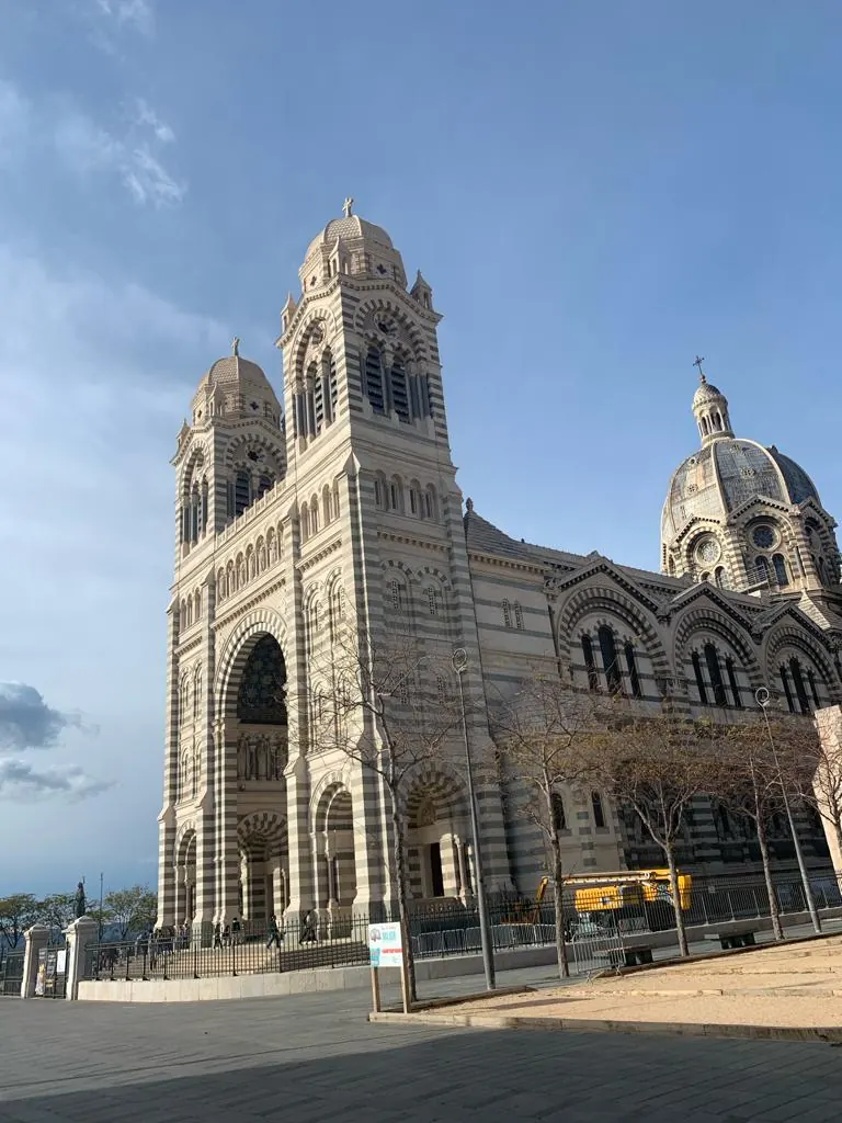 Die Kathedrale La Major, das erste Monument, das man zu Fuß von der Shuttle-Haltestelle erreicht